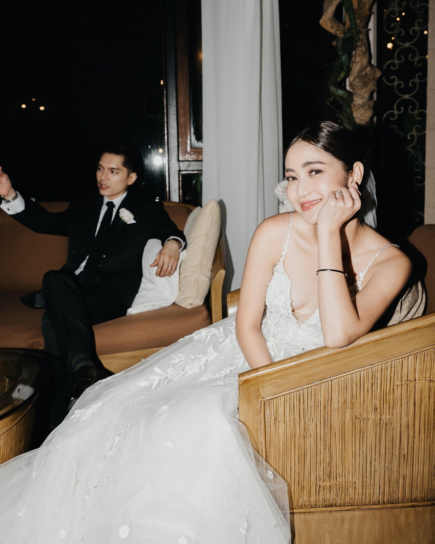 Carlo Aquino and Charlie Dizon